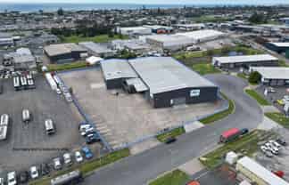 Available NOW - substantial Mount warehouse facility