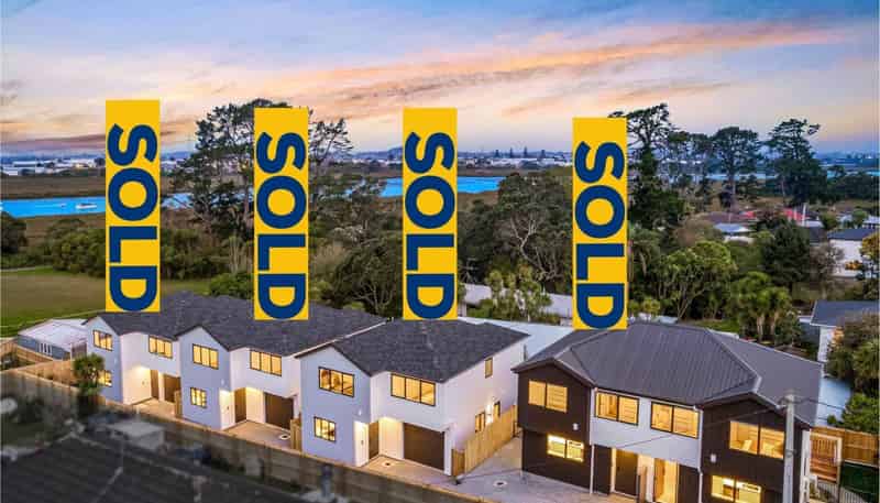 8 Ayrton Street, Te Atatu South