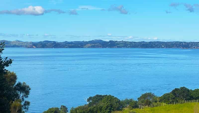 19 Ocean View Crescent, Rakino Island