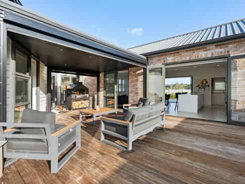 47 Angiangi Crescent, Beachlands