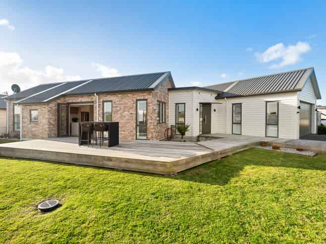47 Angiangi Crescent, Beachlands