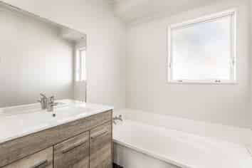 1/75 Etherton Drive, Weymouth