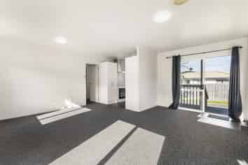 1/75 Etherton Drive, Weymouth