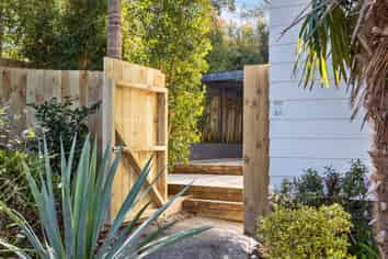 2A Rata Road, Stanmore Bay