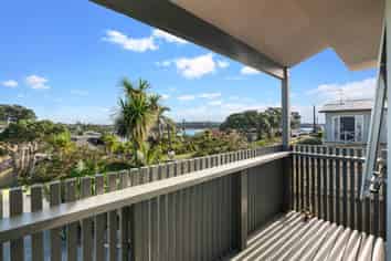 7A  The Crescent, Tindalls Beach