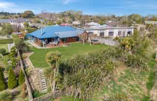 21 Collins Drive, Waikuku Beach