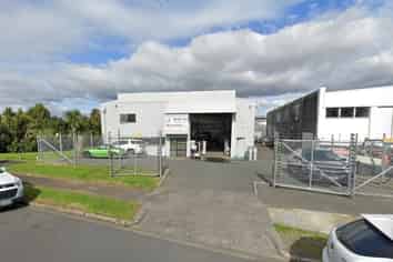 Functional & Standalone Mt Wellington Unit | 423m2