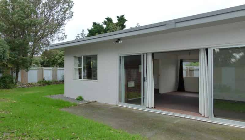 A (Front/16 (NEW) Eruini Street, Waikanae Beach