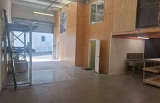 For Sale - work unit  Glen Eden