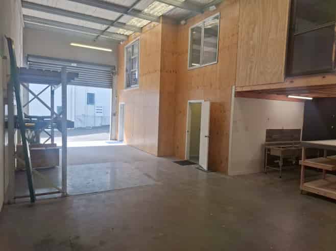 Warehouse Unit For Sale - Glen Eden/Kelston