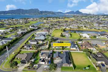 351 One Tree Point Road, One Tree Point