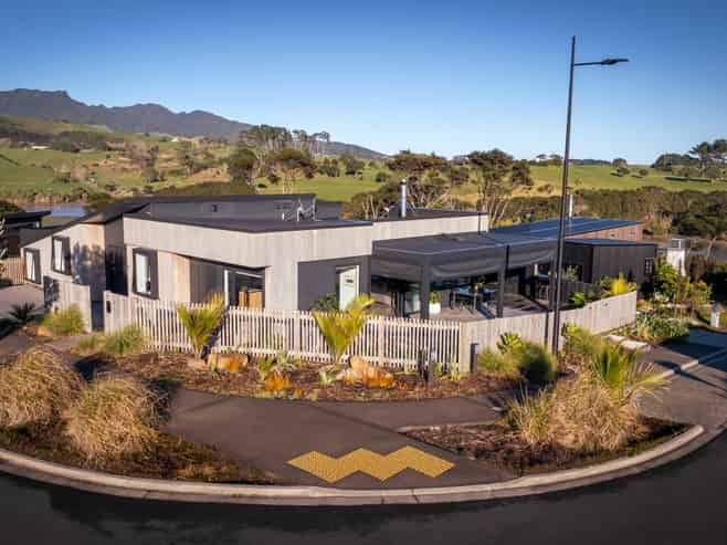 4 Omahina Street, Raglan