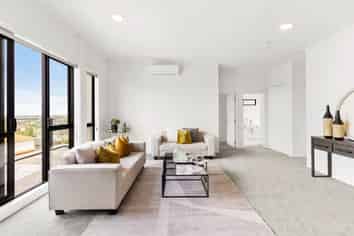 11/130 Stancombe Road, Flat Bush