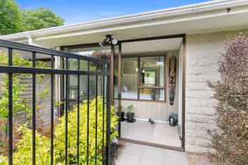 2/5 Woodbridge Road, Cashmere