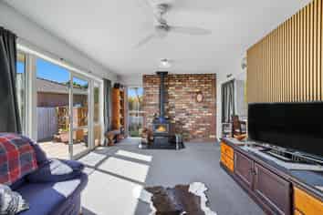 15 Bowie Drive, Woodend
