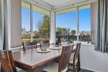 15 Bowie Drive, Woodend