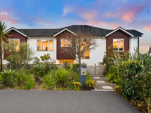 1 Turutu Place, Long Bay