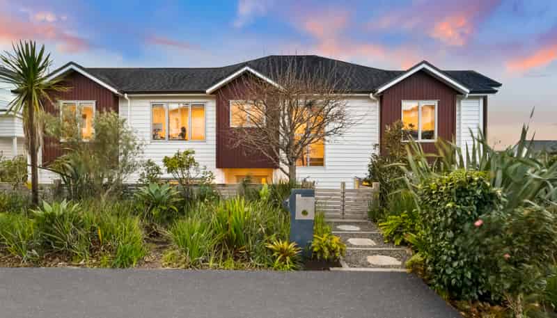 1 Turutu Place, Long Bay