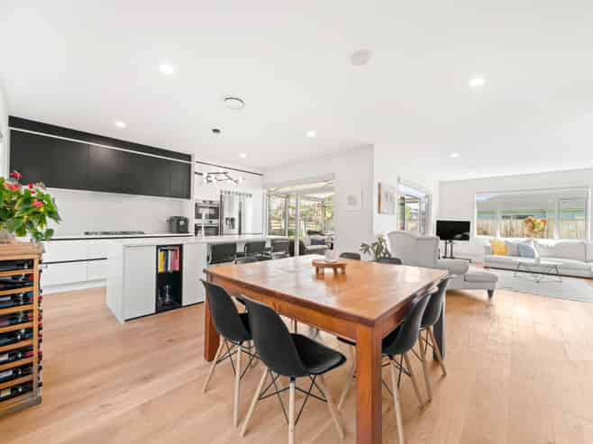 1 Turutu Place, Long Bay