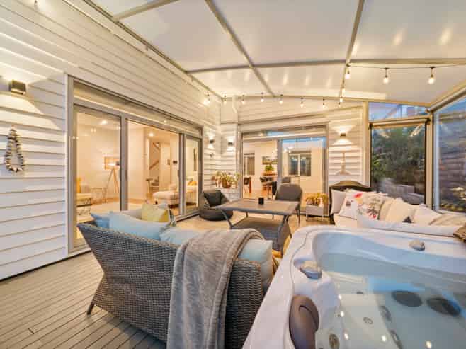 1 Turutu Place, Long Bay