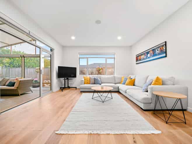 1 Turutu Place, Long Bay