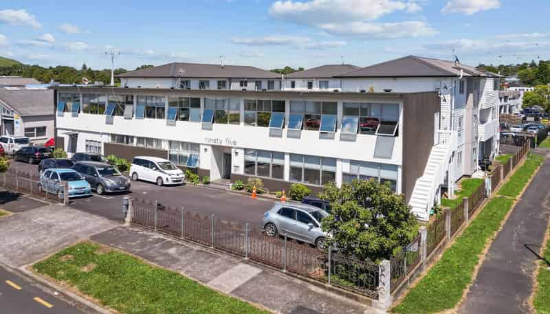 A & B/95 Felton Mathew Avenue, Saint Johns