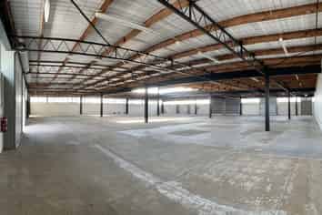 Logistical Dream | 850m2 | Wairau Vallley