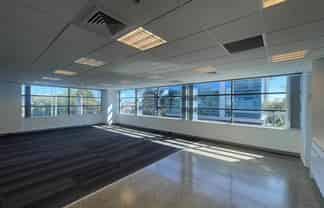 Light-filled Modern Office in Constellation