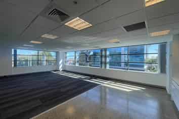 Light-filled Modern Office in Constellation
