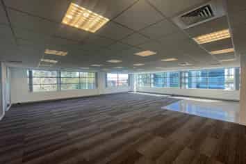 Light-filled Modern Office in Constellation
