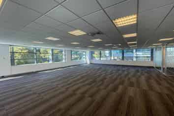 Light-filled Modern Office in Constellation
