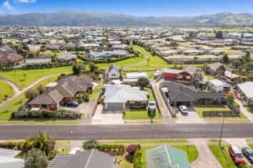 47 Cholmondeley Crescent, Whitianga