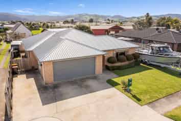 47 Cholmondeley Crescent, Whitianga