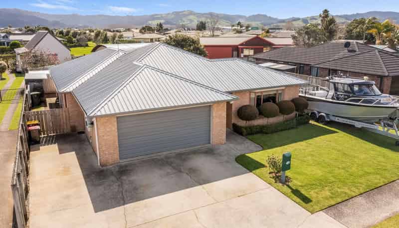 47 Cholmondeley Crescent, Whitianga