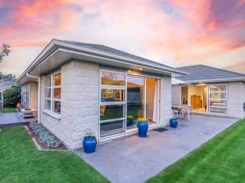 7 Otupoa Way, Paraparaumu