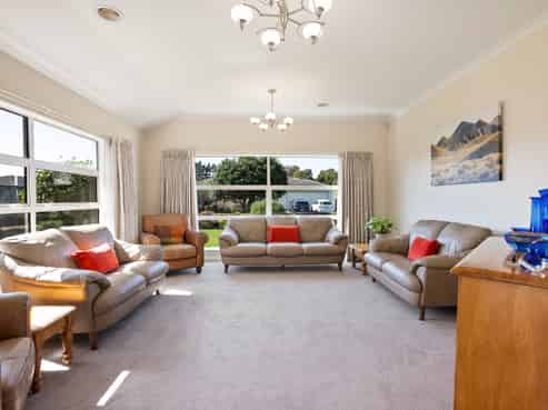7 Otupoa Way, Paraparaumu
