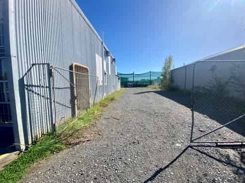 Industrial warehouse on Stoneycroft