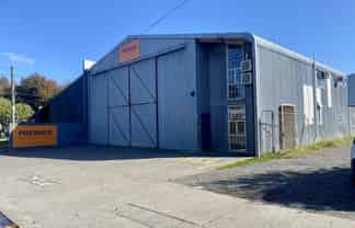 Industrial warehouse on Stoneycroft