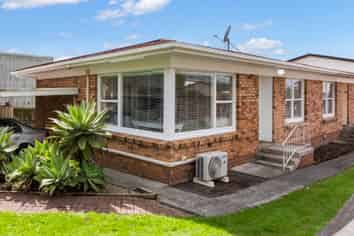 1/17 Woodall Place, Totara Vale