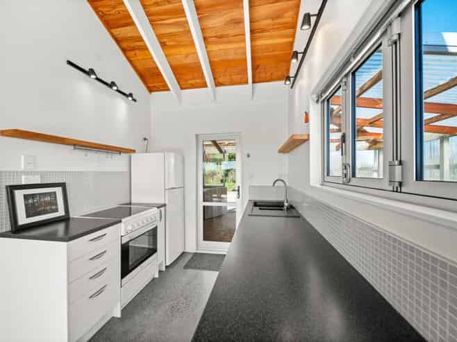 237 Admiral Road, Admiral Hill