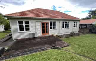 15 Plymouth Street, Roslyn