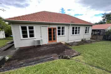 15 Plymouth Street, Roslyn