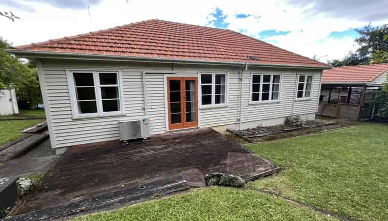 15 Plymouth Street, Roslyn