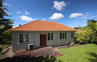 15 Plymouth Street, Roslyn