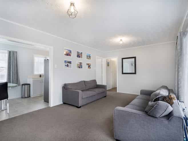 17 Mountbatten Grove, Clouston Park
