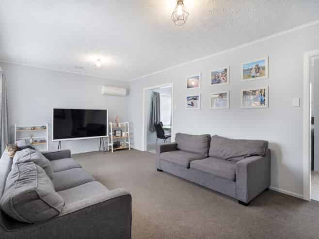 17 Mountbatten Grove, Clouston Park