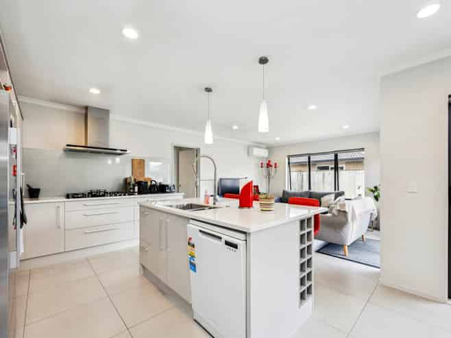 6 Disley Place, Wattle Downs