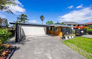 7 Tyrian Close, Half Moon Bay