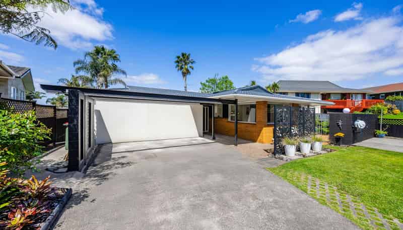 7 Tyrian Close, Half Moon Bay