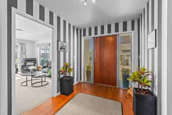 15 Coniston Drive, Allenton
